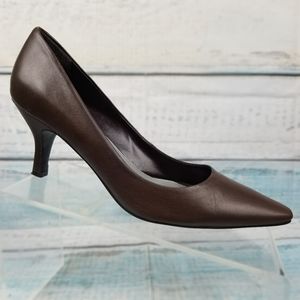 East 5th Womens Brown Leather Slip On Pumps 8